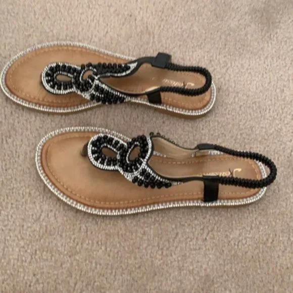 NWOT Sandal with Beading and rhinestones - Picture 3 of 4